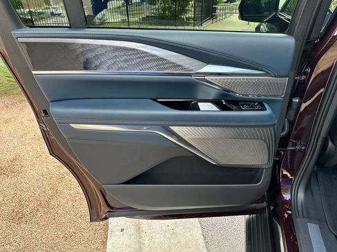 Certified 2025 Cadillac Escalade IQ Luxury 2 w/ LPO, Premium Carpet Package AWD/4WD image 35