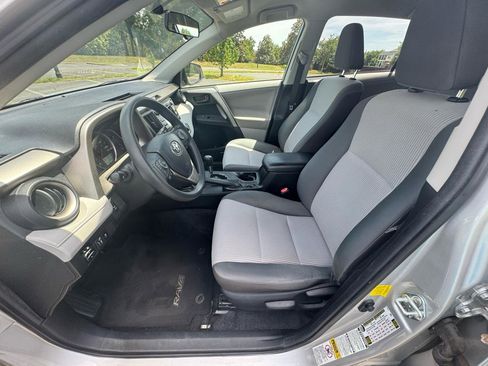 Used 2013 Toyota RAV4 LE AWD/4WD image 32
