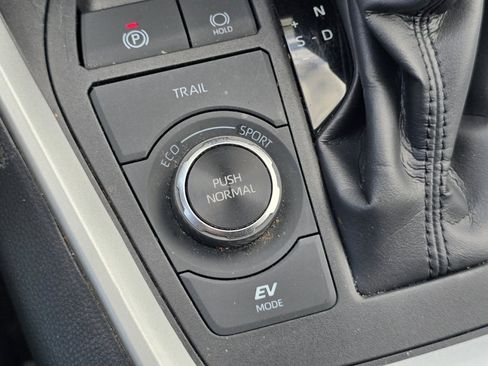Certified 2024 Toyota RAV4 LE AWD/4WD image 7