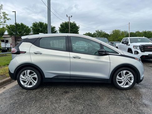 Used 2023 Chevrolet Bolt LT w/ Driver Confidence Package FWD image 2