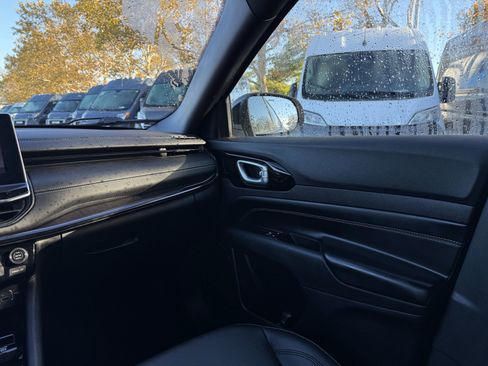 Used 2022 Jeep Compass Altitude image 24