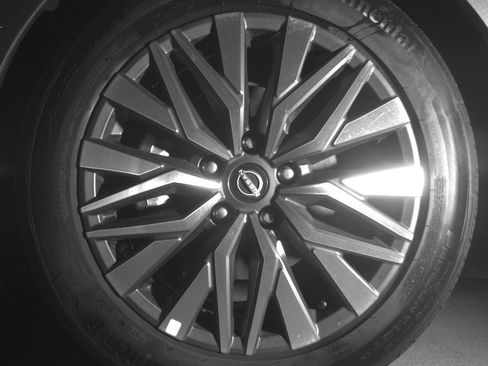 Used 2025 Nissan Altima 2.5 SV image 12