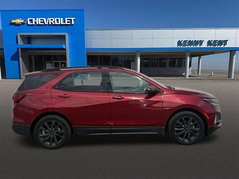 Used 2022 Chevrolet Equinox RS w/ RS Leather Package FWD image 3