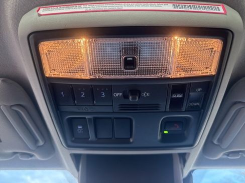 Used 2023 Toyota 4Runner SR5 Premium image 25