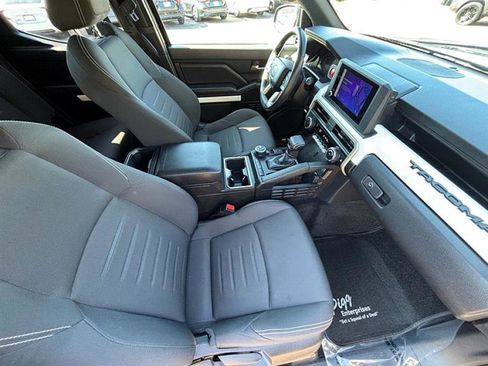 Used 2024 Toyota Tacoma TRD Off-Road image 47