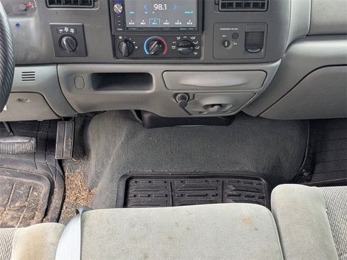 Used 2004 Ford F350 XL image 15