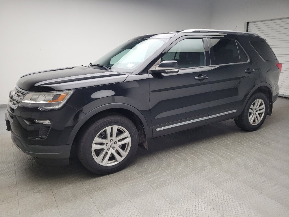 Used 2018 Ford Explorer XLT w/ Equipment Group 202A AWD/4WD image 2