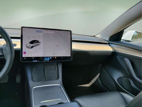 Used 2021 Tesla Model 3 Standard Range Plus RWD image 11
