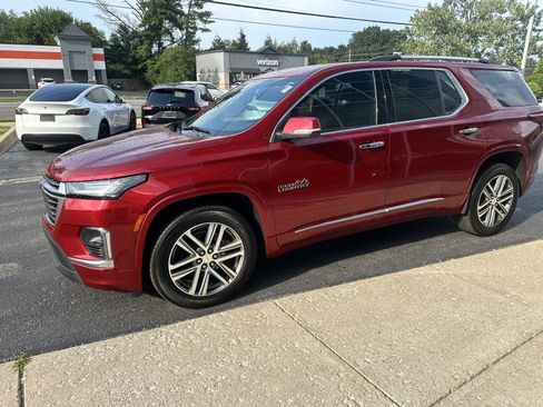 Used 2023 Chevrolet Traverse High Country FWD image 19