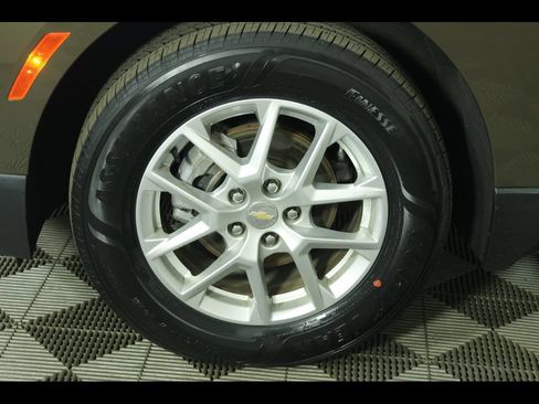 Used 2023 Chevrolet Equinox LT AWD/4WD image 10