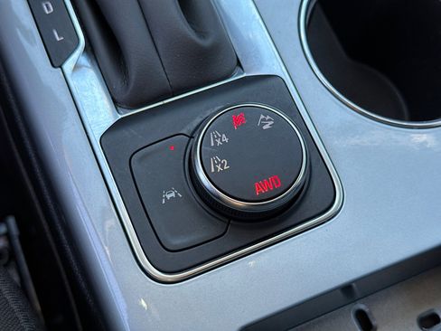 Used 2025 Chevrolet Blazer LT image 31