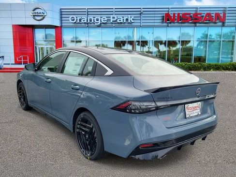 New 2026 Nissan Sentra SR w/ Floor Mat Package FWD image 3