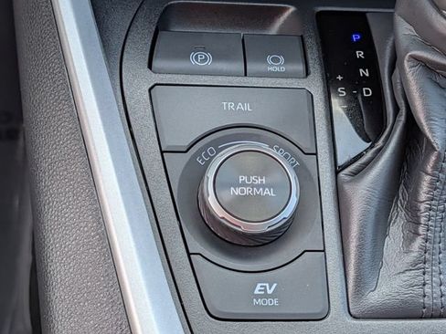 Certified 2025 Toyota RAV4 SE AWD/4WD image 16