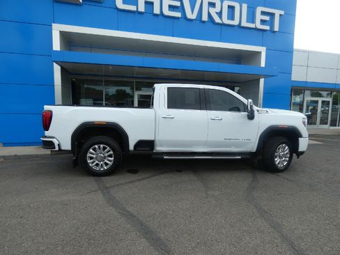 Used 2022 GMC Sierra 2500 Denali AWD/4WD image 2