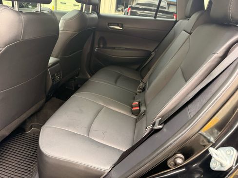 Used 2023 Toyota Corolla Cross XLE w/ Convenience Package AWD/4WD image 5