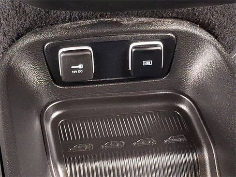 Used 2020 Chrysler Pacifica Touring-L image 26