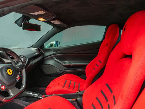 Used 2018 Ferrari 488 GTB RWD image 56