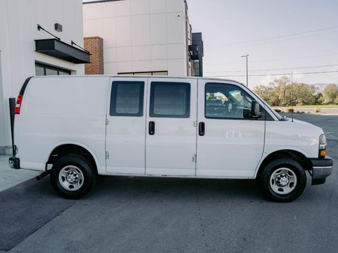 Used 2020 Chevrolet Express 2500 w/ Driver Convenience Package image 9