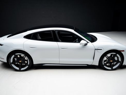 Used 2021 Porsche Taycan Turbo w/ Premium Package image 31