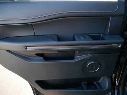 Certified 2024 Ford Expedition XLT image 12