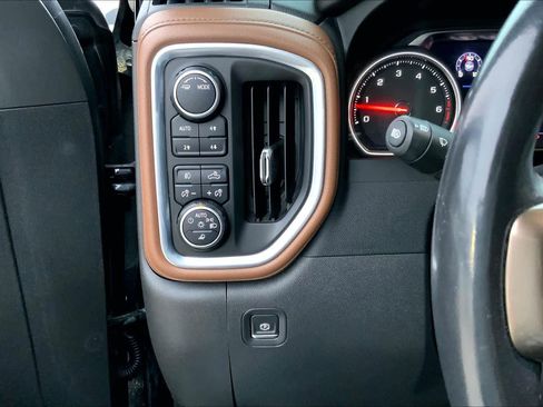 Certified 2022 Chevrolet Silverado 1500 High Country w/ Safety Package II image 32