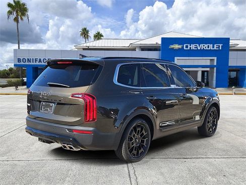 Used 2022 Kia Telluride EX w/ EX Premium Package image 4