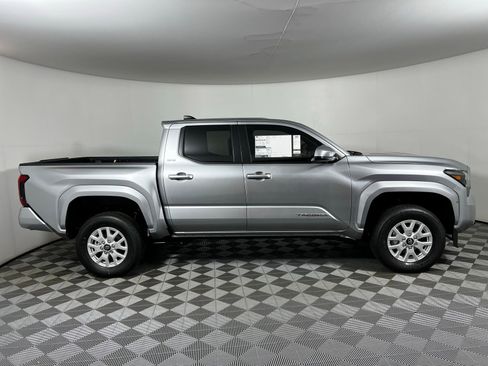 New 2026 Toyota Tacoma SR5 image 4