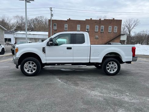 Used 2017 Ford F250 XLT w/ FX4 Off-Road Package image 5