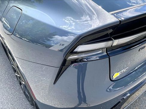Used 2024 Toyota Prius Prime FWD image 32