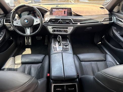 Used 2020 BMW 750i xDrive w/ Executive Package AWD/4WD image 11