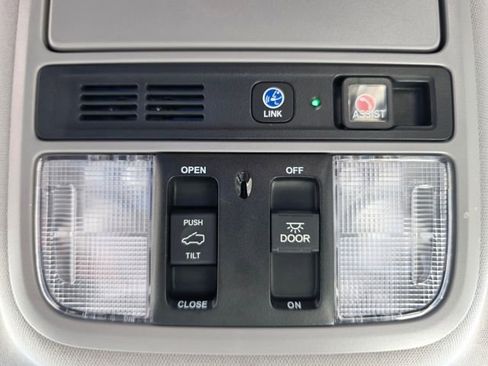 Used 2023 Honda Odyssey Touring image 10