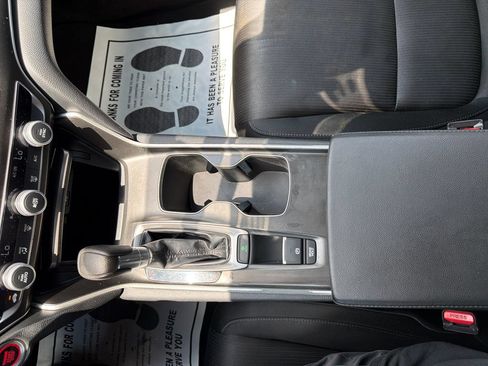 Used 2019 Honda Accord LX image 29