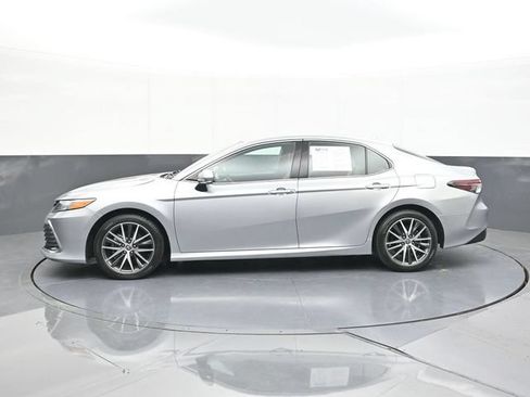 Used 2024 Toyota Camry XLE FWD image 8
