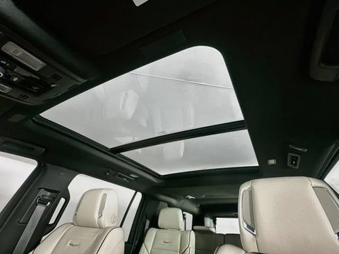 Used 2025 Cadillac Escalade ESV Sport w/ Touring Package AWD/4WD image 22