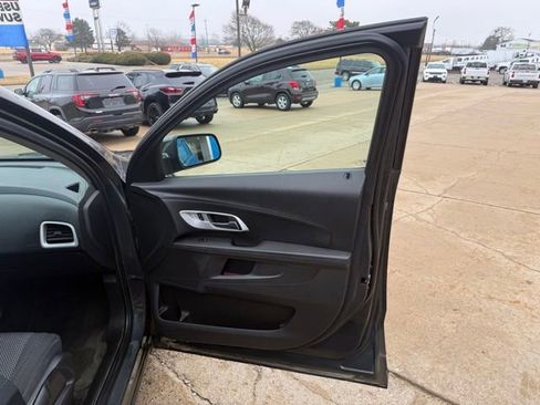 Certified 2017 Chevrolet Equinox LT w/ Convenience Package image 16