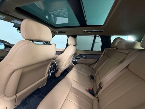 Used 2025 Land Rover Range Rover SE AWD/4WD image 28