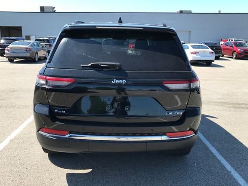 Used 2023 Jeep Grand Cherokee Limited AWD/4WD image 12