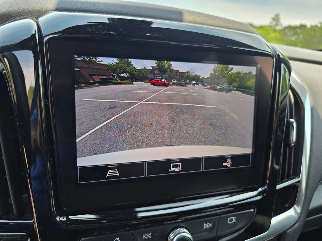 Certified 2023 Chevrolet Traverse LT FWD image 19