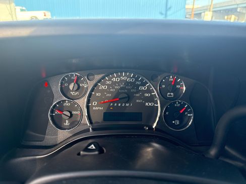 Used 2024 GMC Savana 2500 w/ Driver Convenience Package image 12