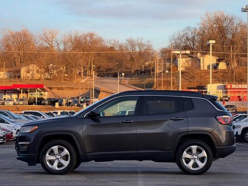 Used 2019 Jeep Compass Latitude w/ Cold Weather Group image 6