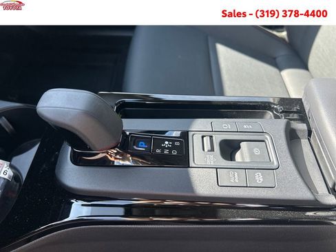 New 2026 Toyota Prius Plug-In Hybrid FWD image 18