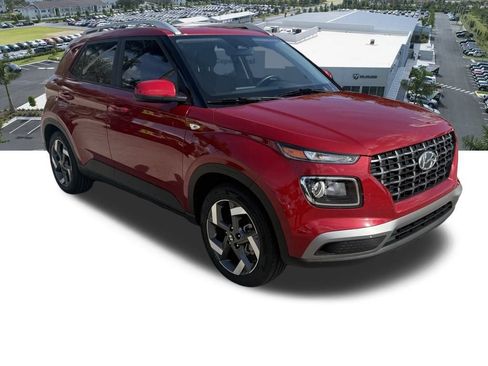 Used 2023 Hyundai Venue SEL w/ Cargo Package image 2