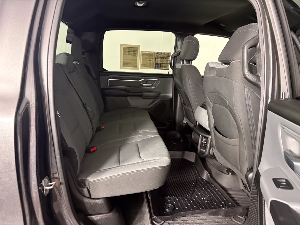 Used 2022 RAM 1500 Big Horn AWD/4WD image 32