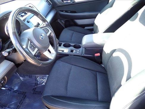 Used 2016 Subaru Outback 2.5i Premium image 11
