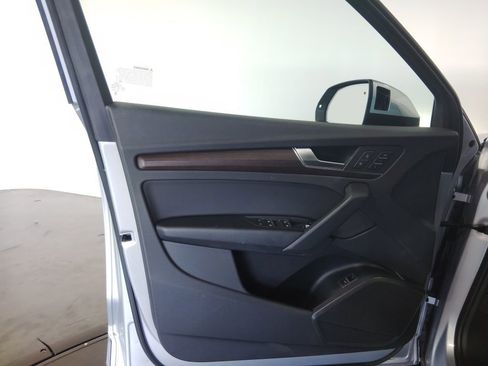 Used 2024 Audi Q5 2.0T Premium w/ Convenience Package image 31