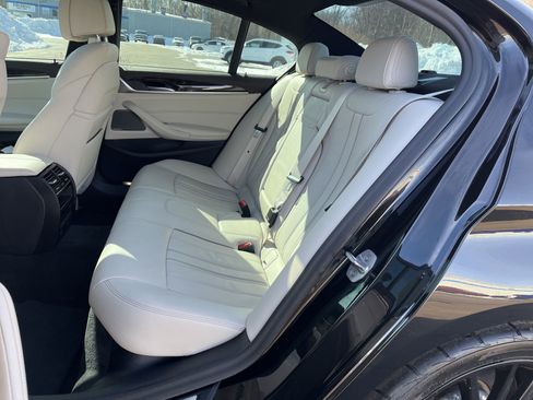 Used 2020 BMW M550i xDrive w/ Premium Package image 15