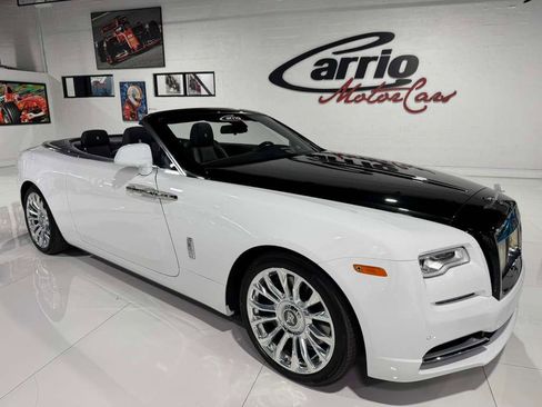 Used 2019 Rolls-Royce Dawn image 1