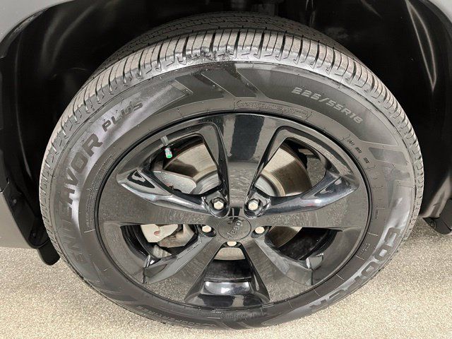 Used 2021 Jeep Cherokee Latitude Plus FWD image 13