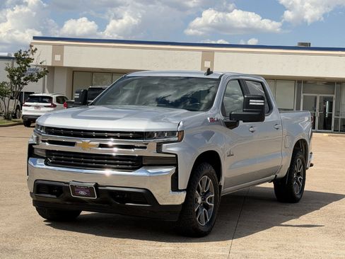 Used 2021 Chevrolet Silverado 1500 LT w/ Z71 Off-Road Package AWD/4WD image 8