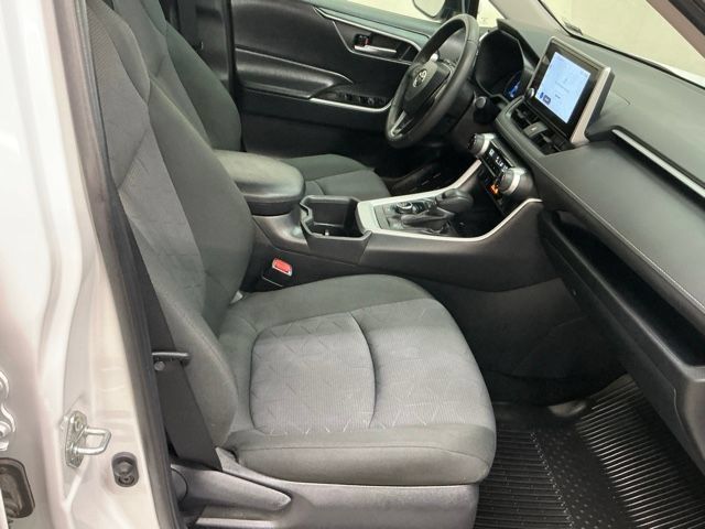 Used 2025 Toyota RAV4 XLE w/ Weather Package AWD/4WD image 21